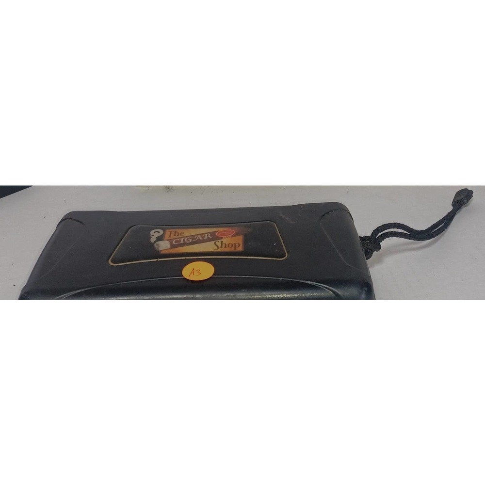 Sealing Cigar Box